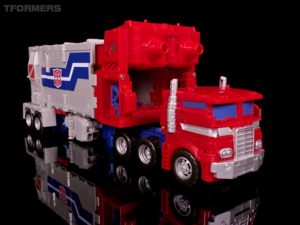 TFormers Gallery   Siege On Cybertron Magnus Prime 016 (16 of 108)